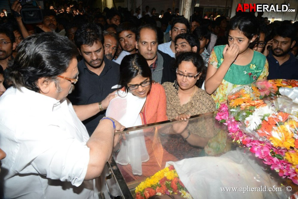 Uday Kiran Condolences Photos