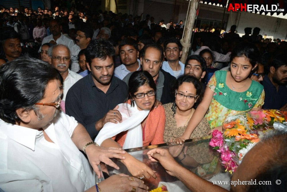 Uday Kiran Condolences Photos