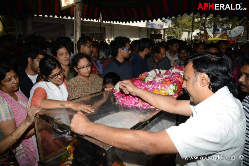 Uday Kiran Condolences Photos