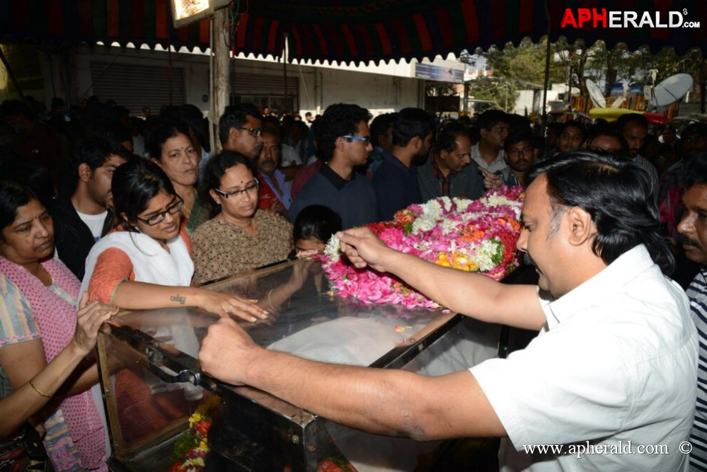 Uday Kiran Condolences Photos