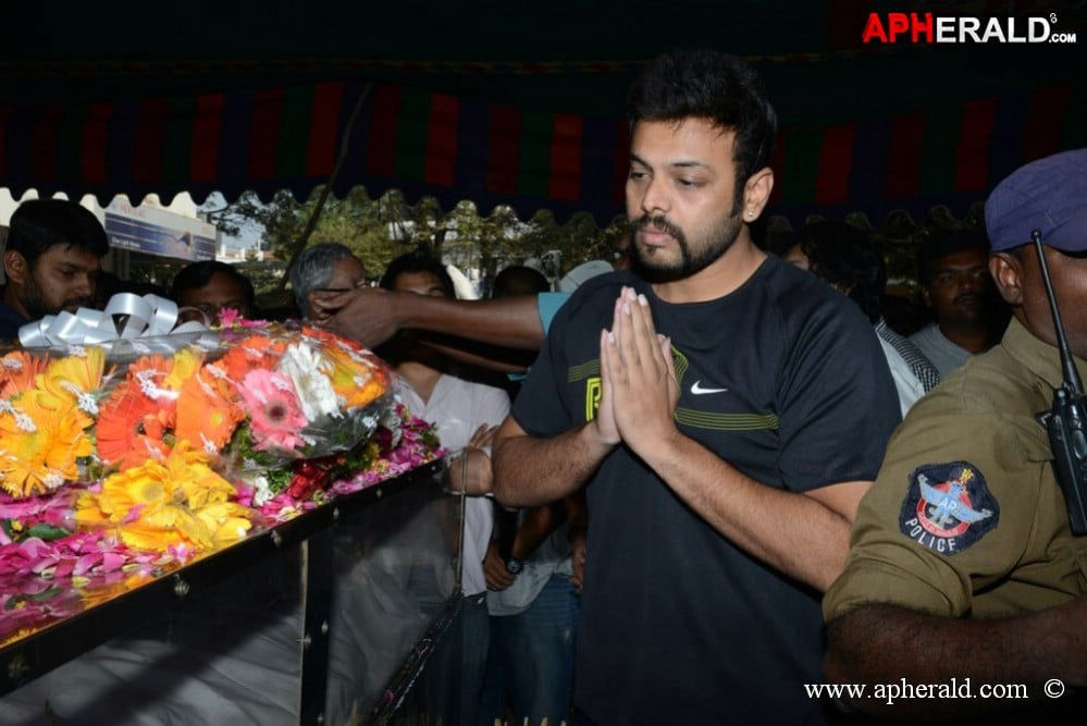 Uday Kiran Condolences Photos