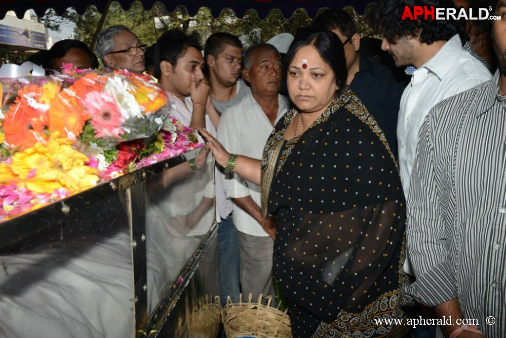 Uday Kiran Condolences Photos