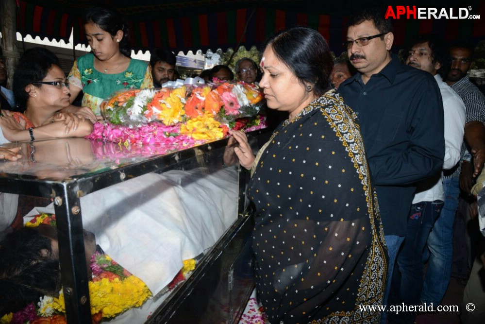 Uday Kiran Condolences Photos