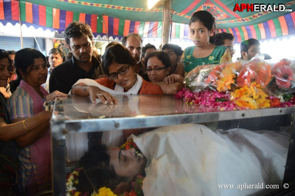 Uday Kiran Condolences Photos