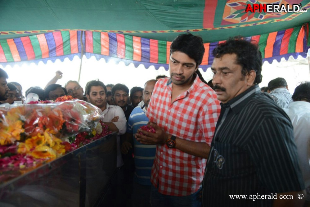 Uday Kiran Condolences Photos