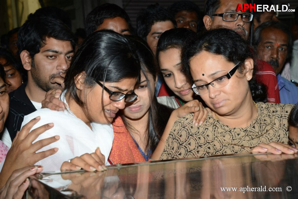 Uday Kiran Condolences Photos