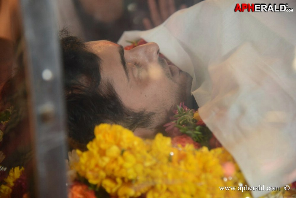 Uday Kiran Condolences Photos