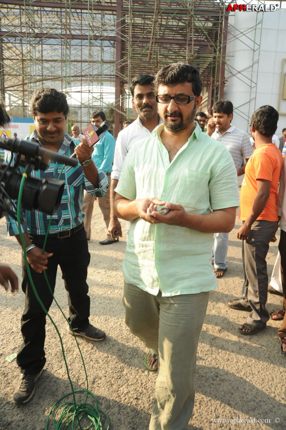 uday kiran dead body photos in apollo