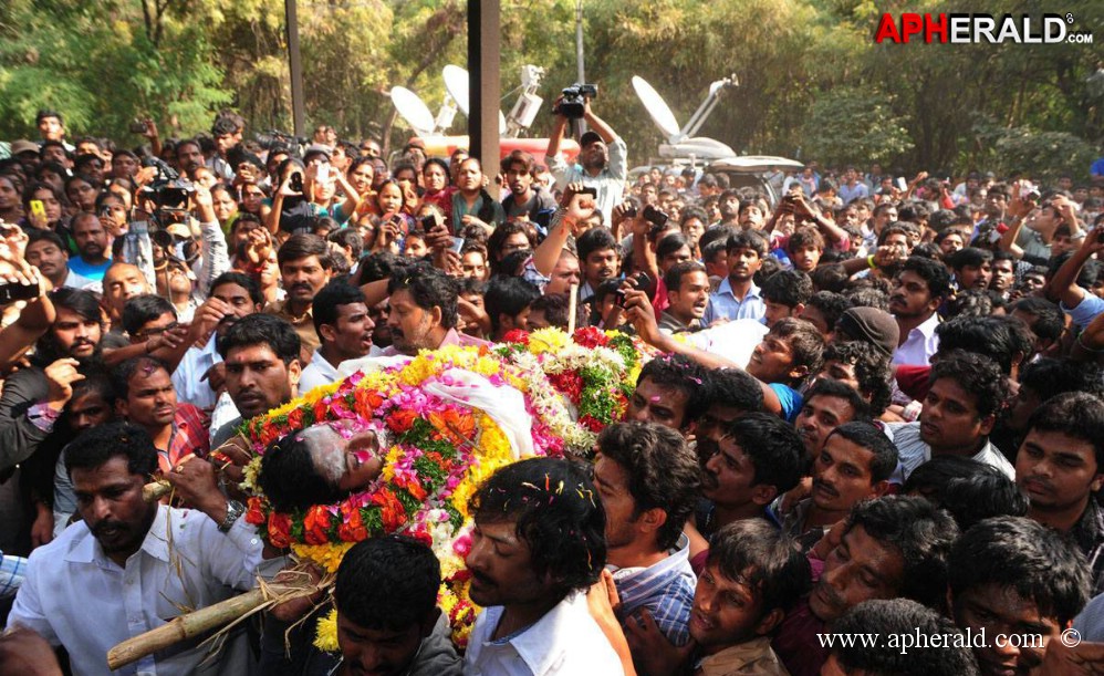 Uday Kiran Last Condolence Images