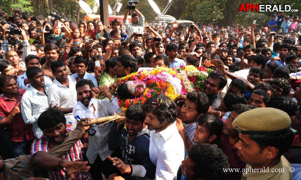 Uday Kiran Last Condolence Images