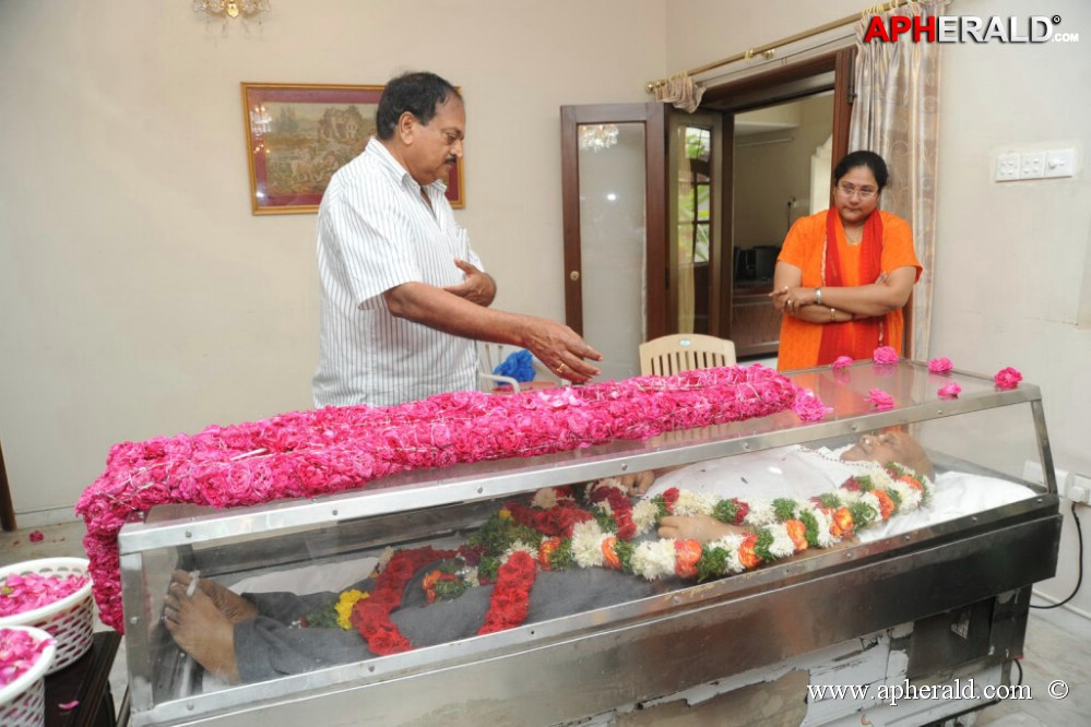 Vadde Ramesh Condolences Photos