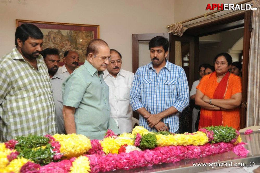 Vadde Ramesh Condolences Photos