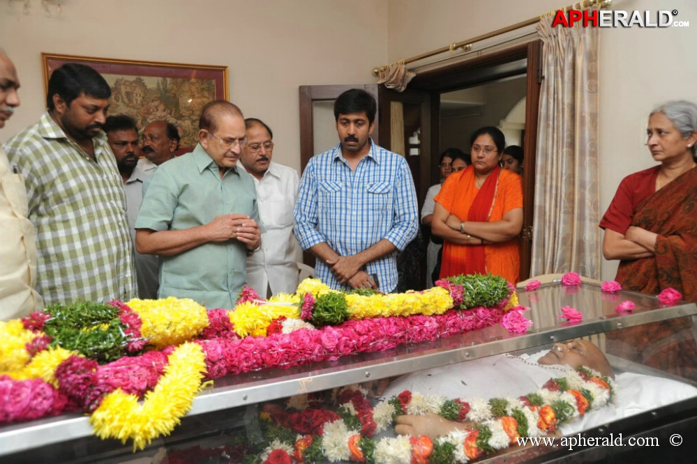 Vadde Ramesh Condolences Photos