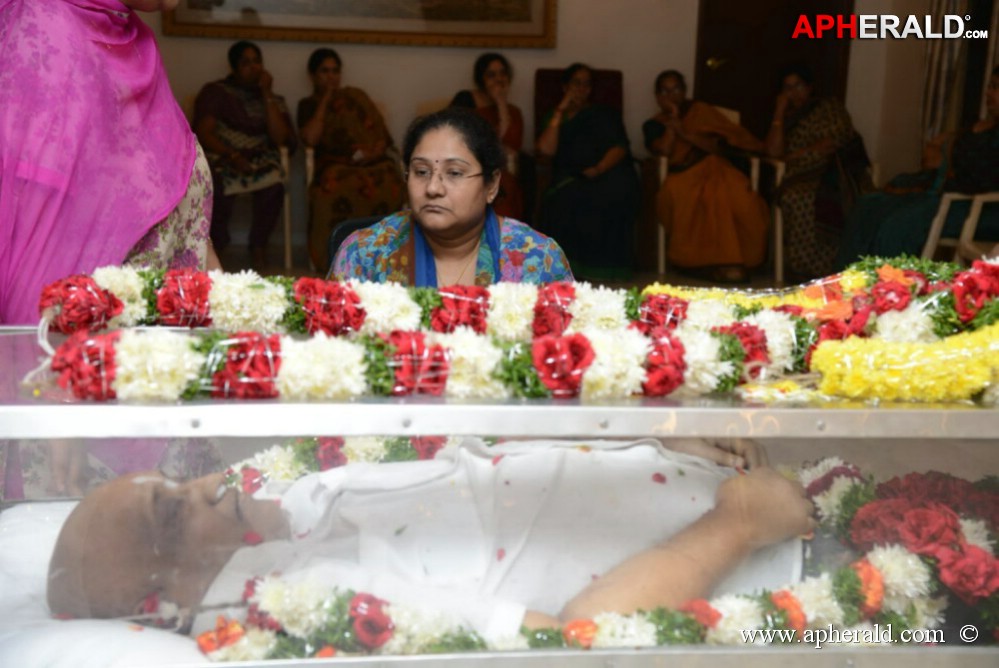 Vadde Ramesh Condolences Photos
