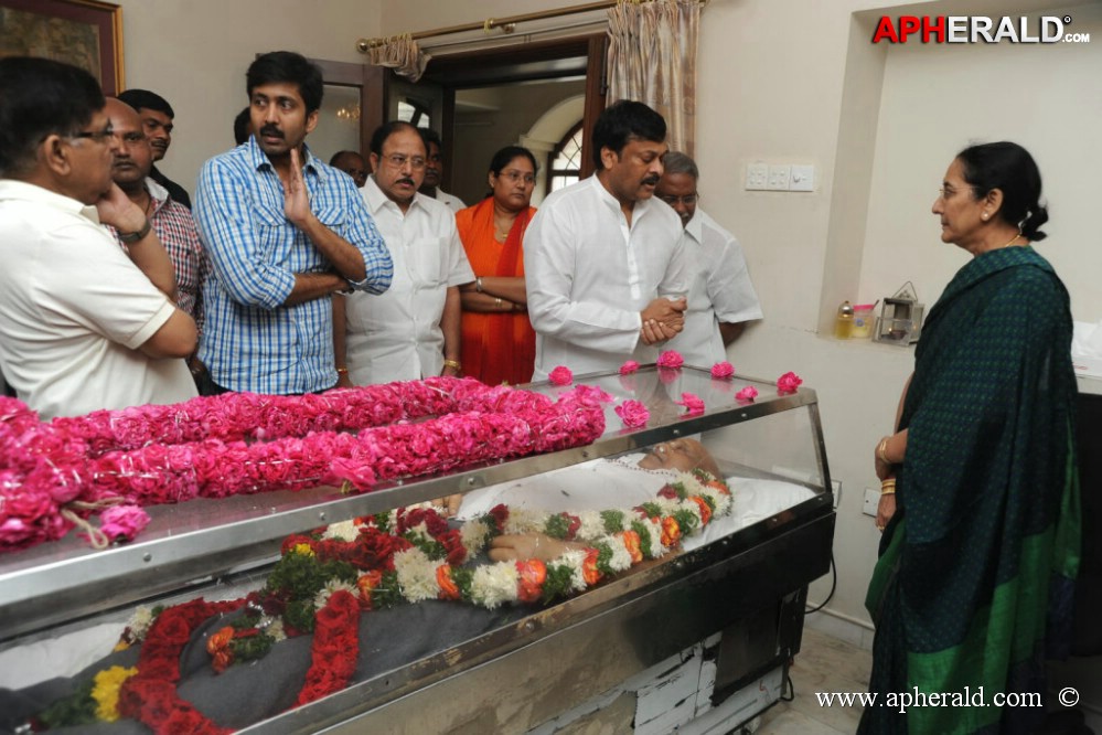 Vadde Ramesh Condolences Photos