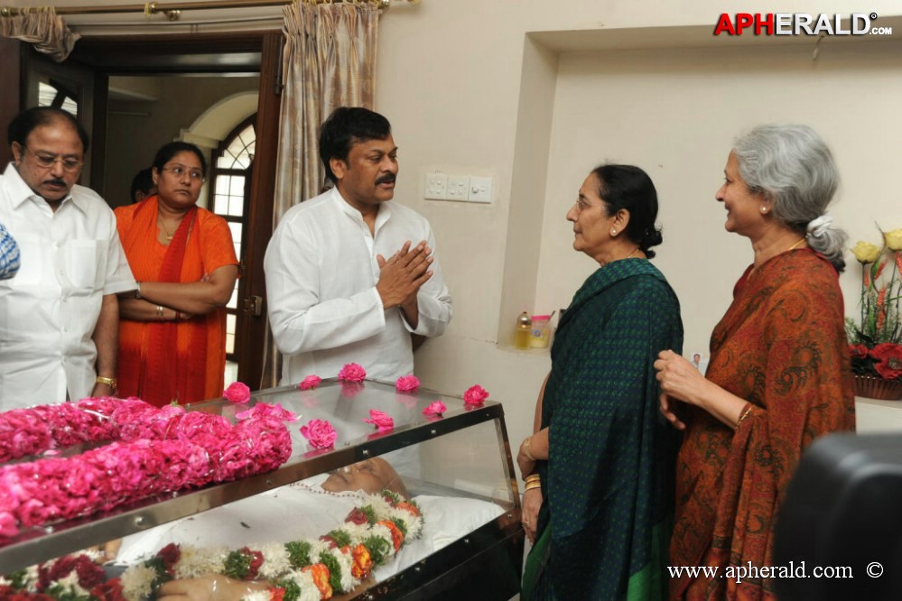 Vadde Ramesh Condolences Photos