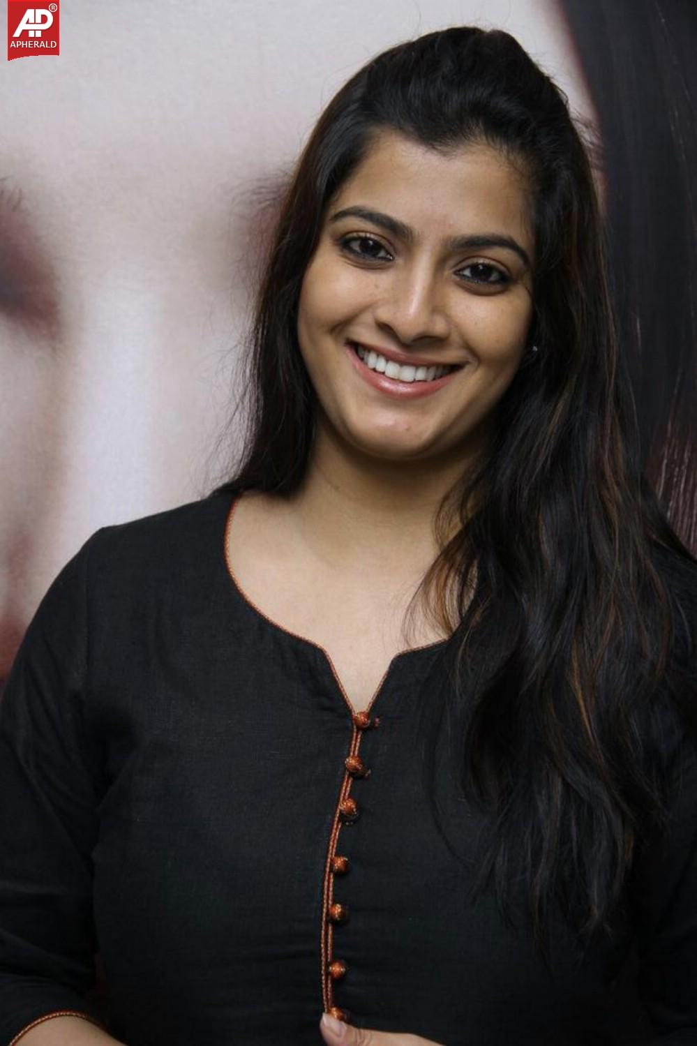 Varalakshmi Launch Seventh Salon