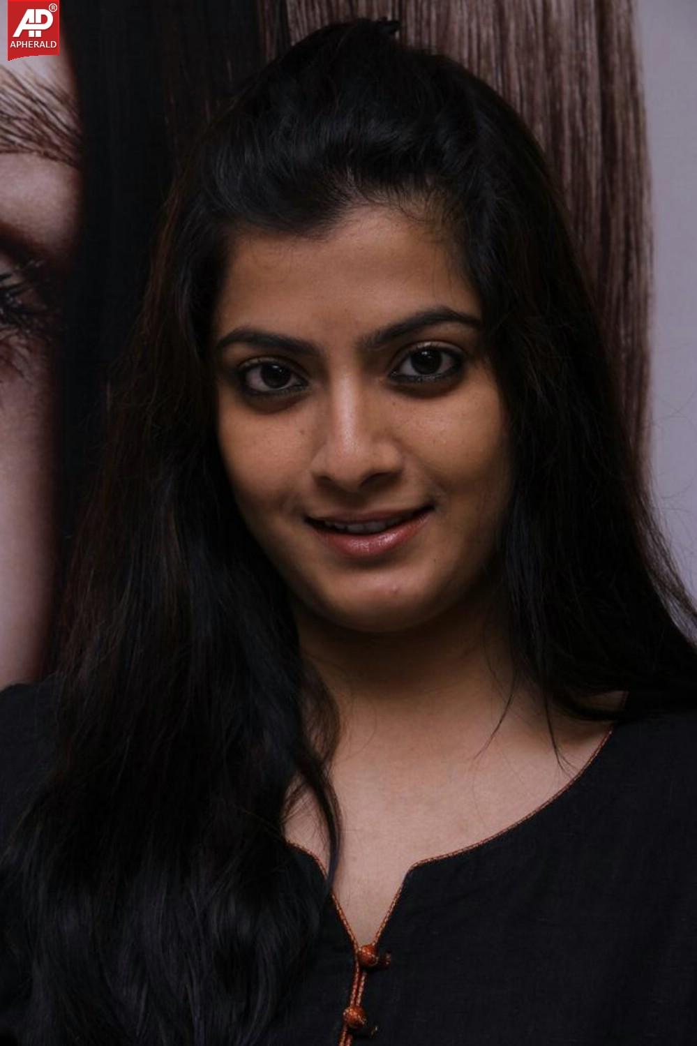 Varalakshmi Launch Seventh Salon
