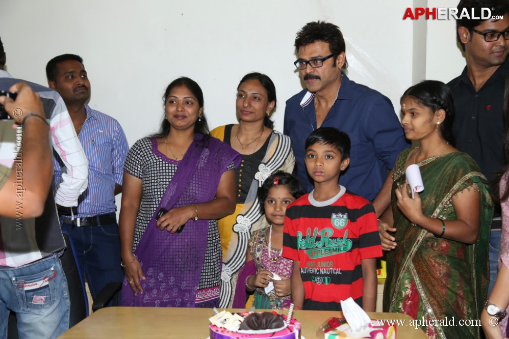 Venkatesh Promotes Masala at Radio Mirchi