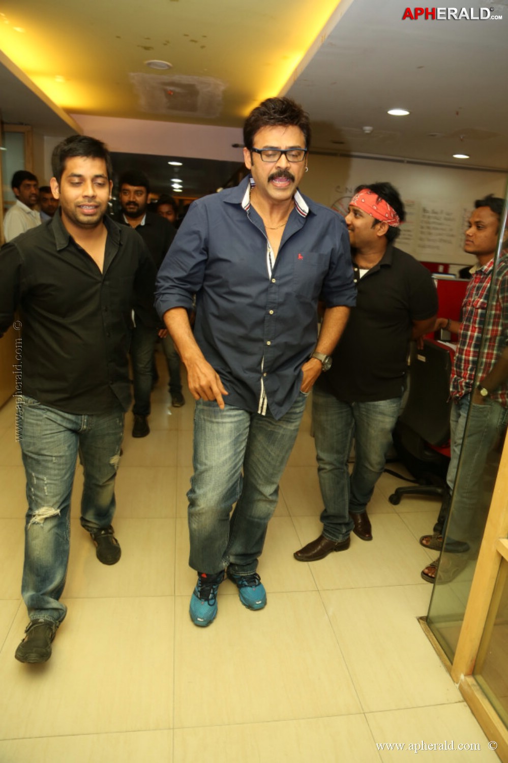 Venkatesh Promotes Masala at Radio Mirchi