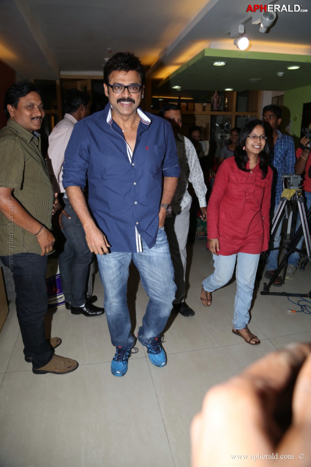 Venkatesh Promotes Masala at Radio Mirchi