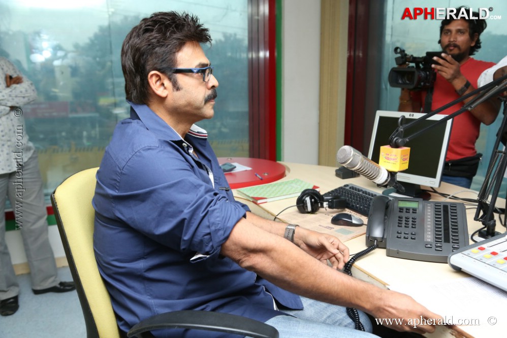 Venkatesh Promotes Masala at Radio Mirchi