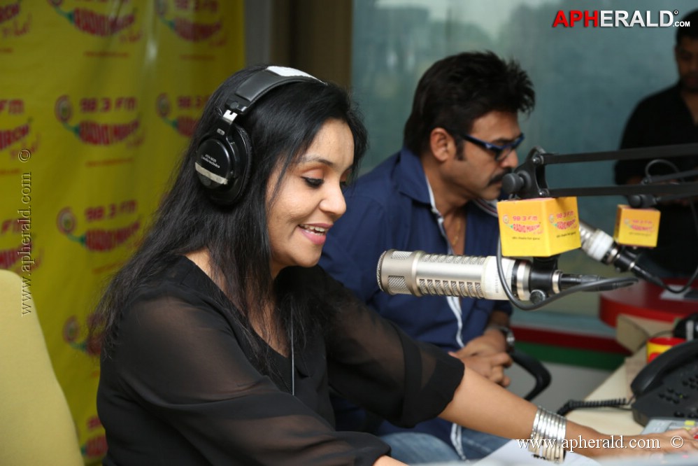 Venkatesh Promotes Masala at Radio Mirchi