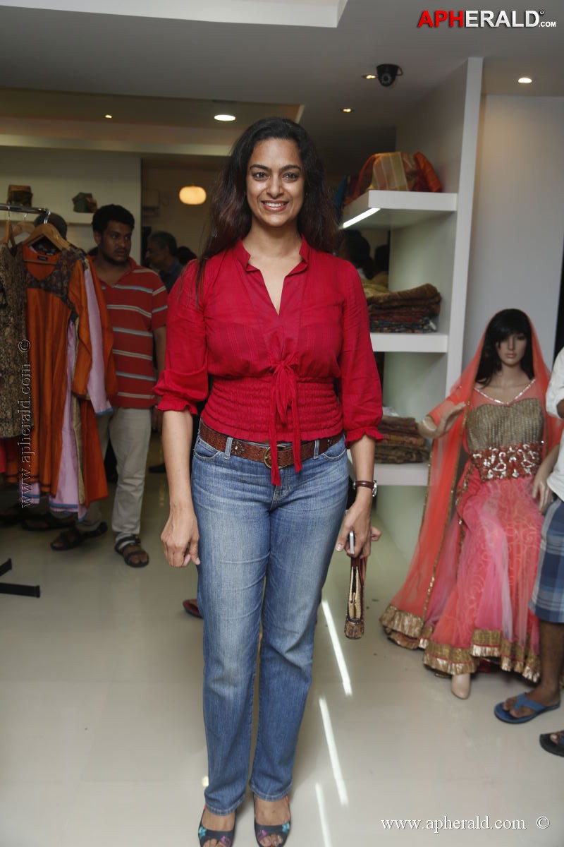 Vestitii Designer Store Launch