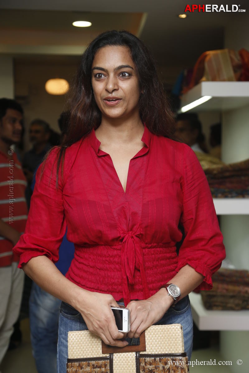 Vestitii Designer Store Launch
