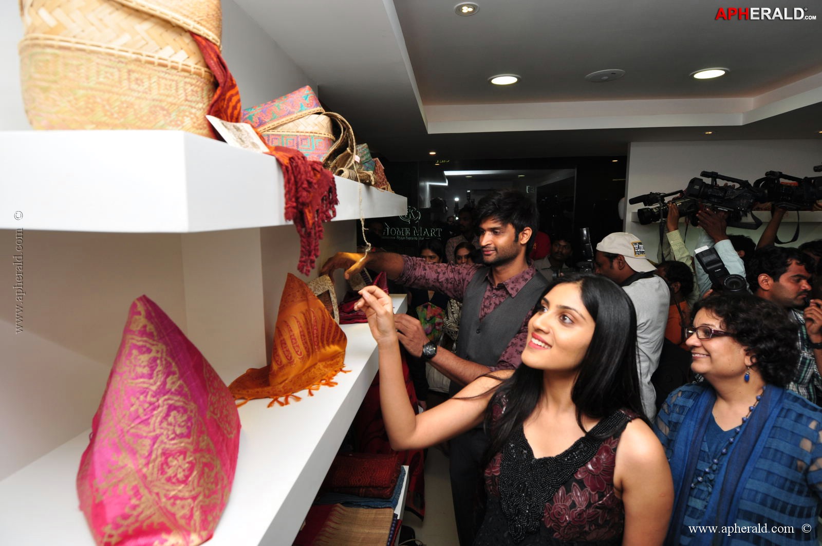 Vestitii Designer Store Launch