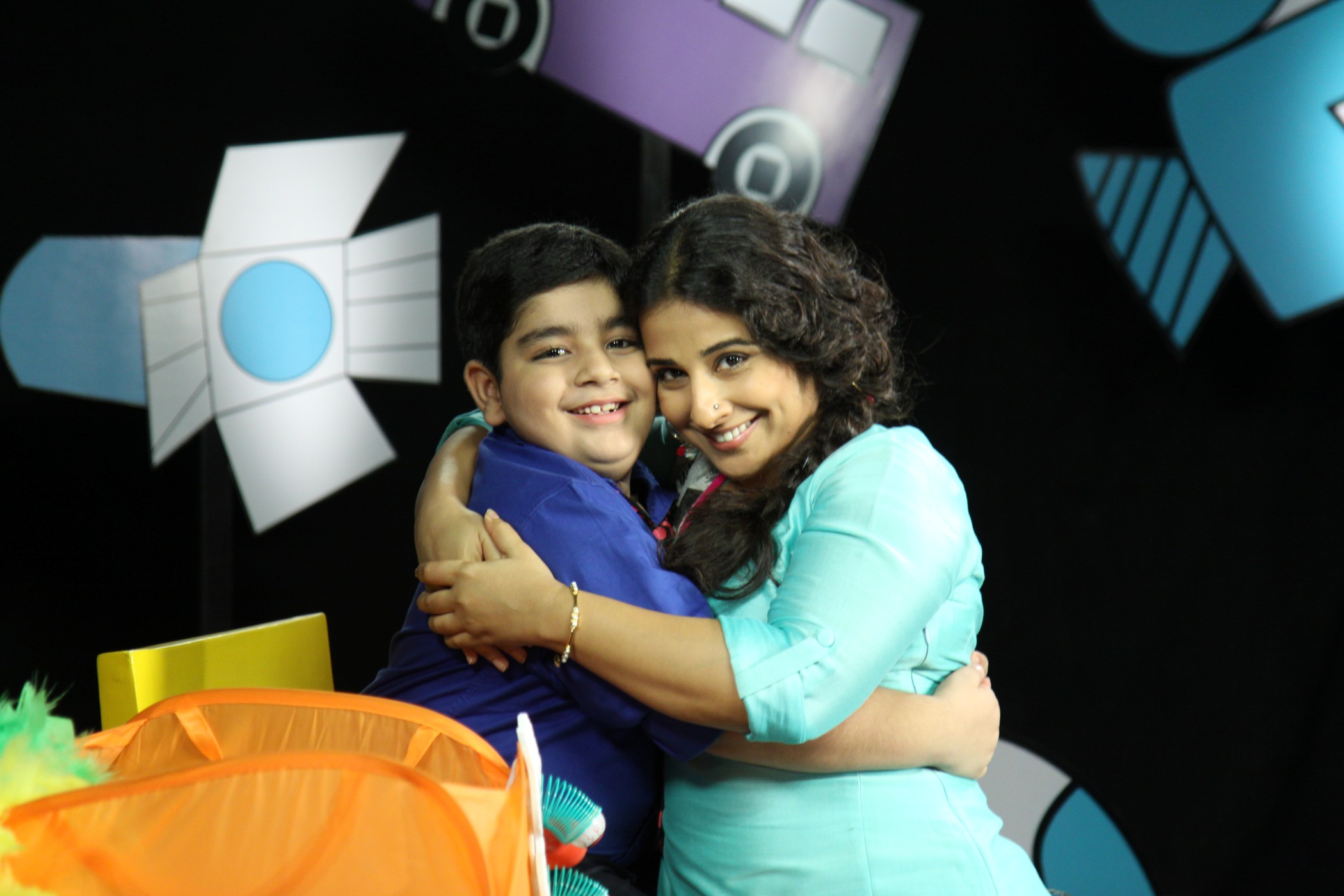 Vidya Balan Promoting Film Bobby Jasoos On Disney Show Captain Tiao