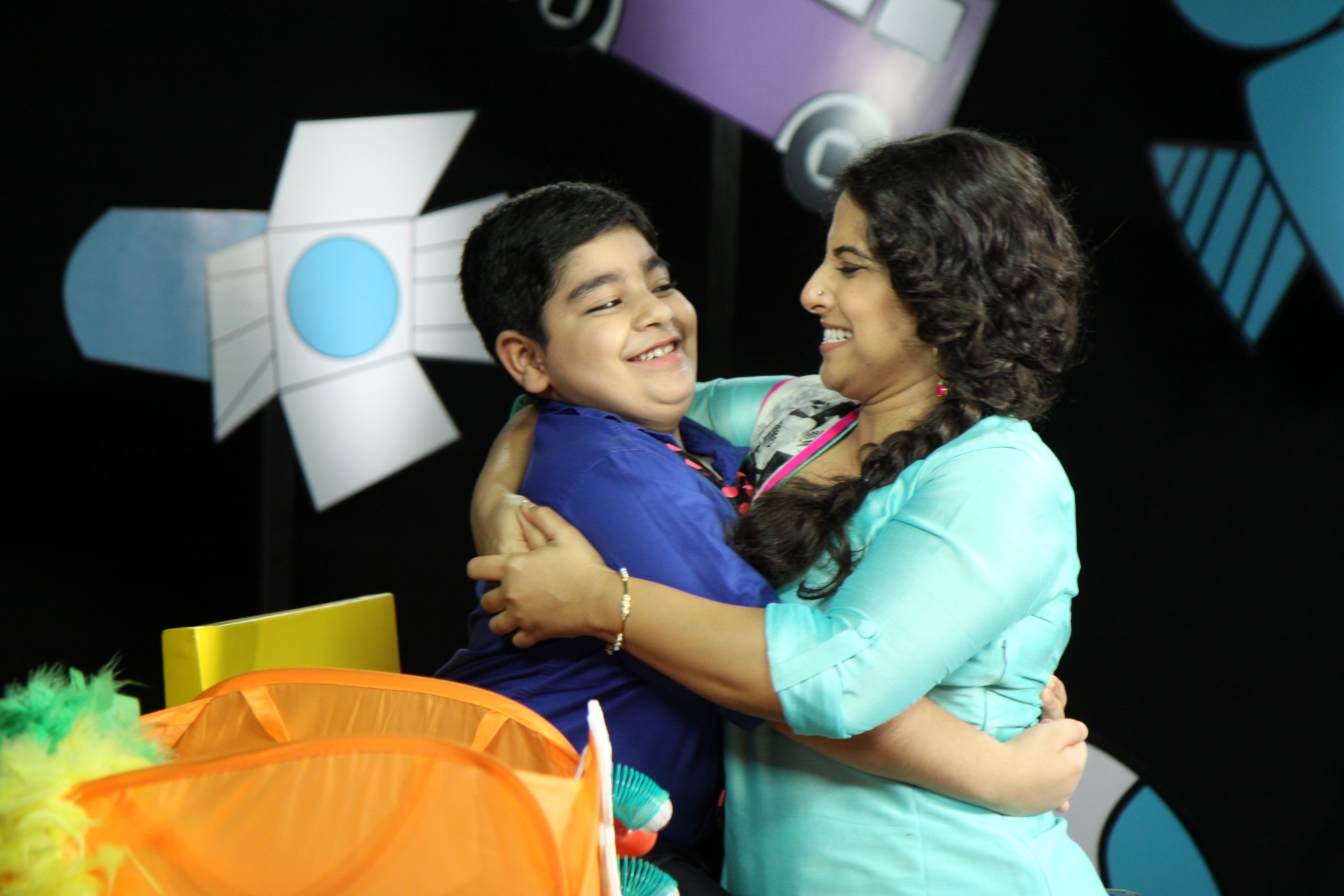 Vidya Balan Promoting Film Bobby Jasoos On Disney Show Captain Tiao