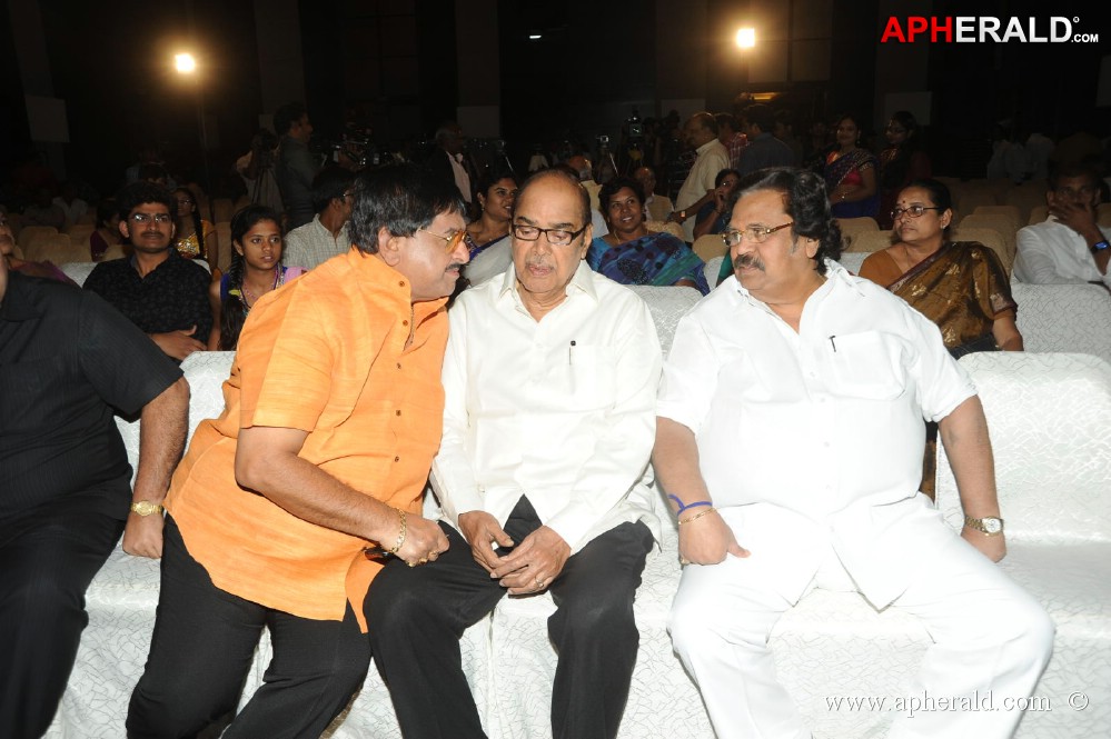 Viswa Vijetha Vijaya Gadha Book launch