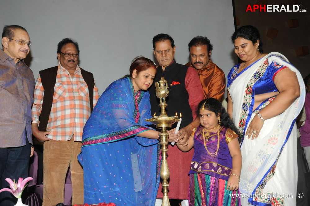 Viswa Vijetha Vijaya Gadha Book launch