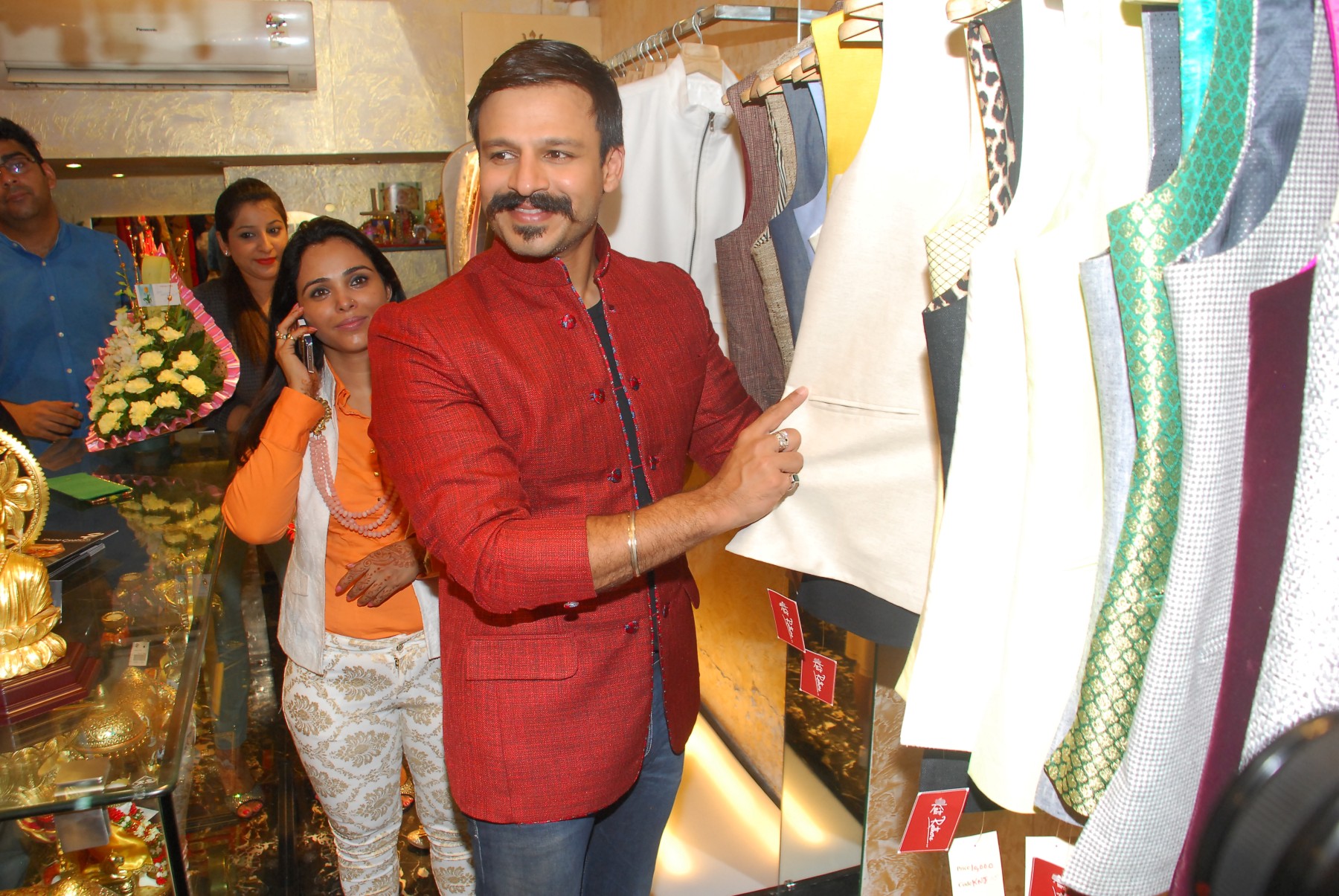 Vivek Oberoi at Launch of Designer Kirti Rathore Menswear Studio