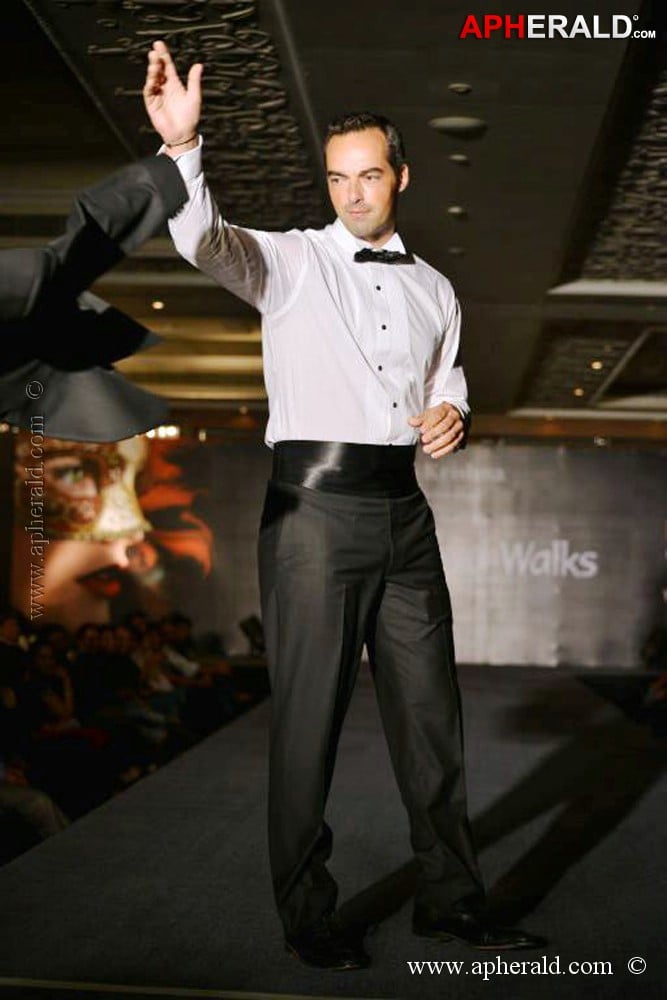 Walks For Heal A Child Fashion Show