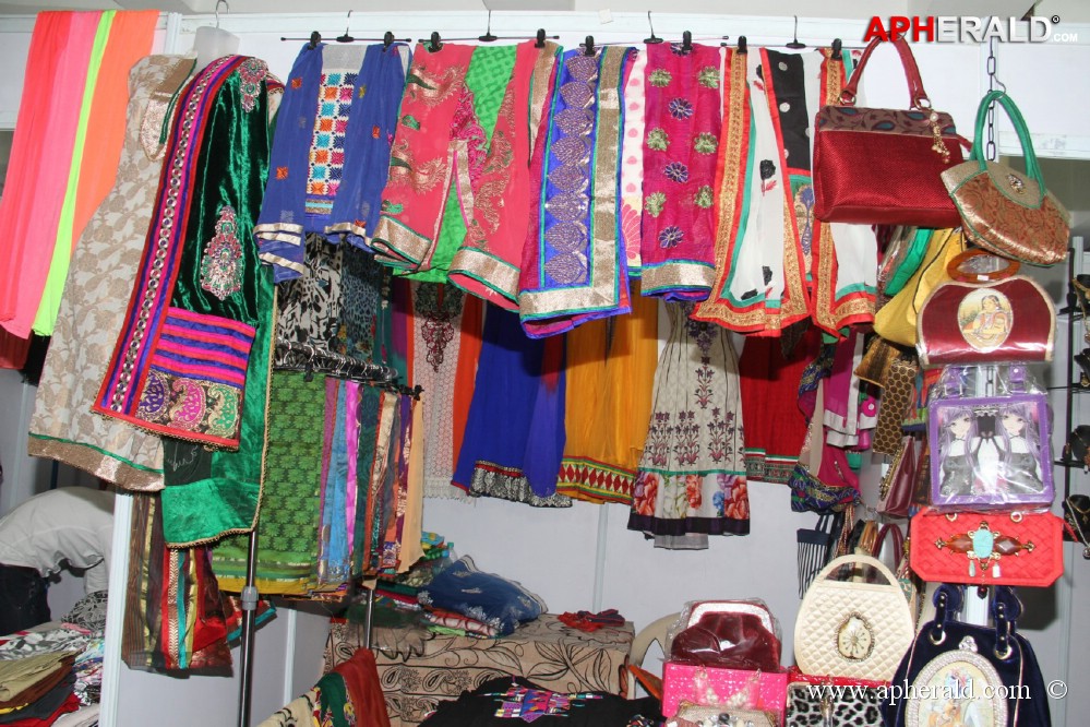 Weaves expo kicked off at kamma sangam