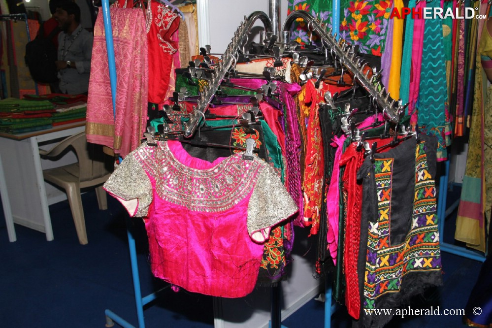 Weaves expo kicked off at kamma sangam