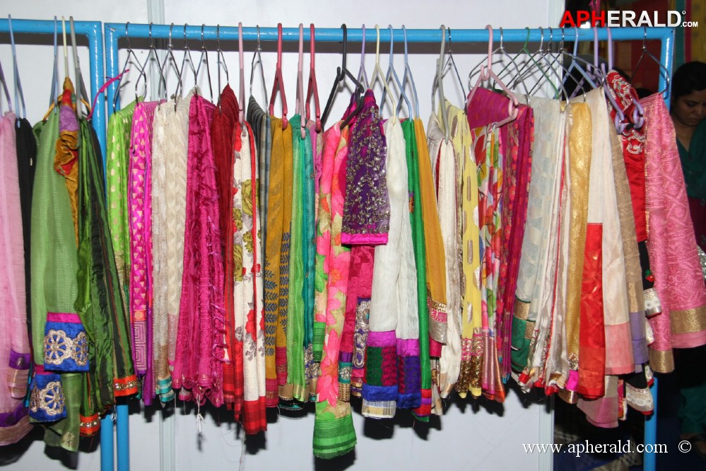 Weaves expo kicked off at kamma sangam