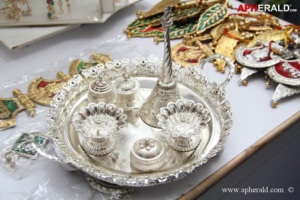 Weaves expo kicked off at kamma sangam