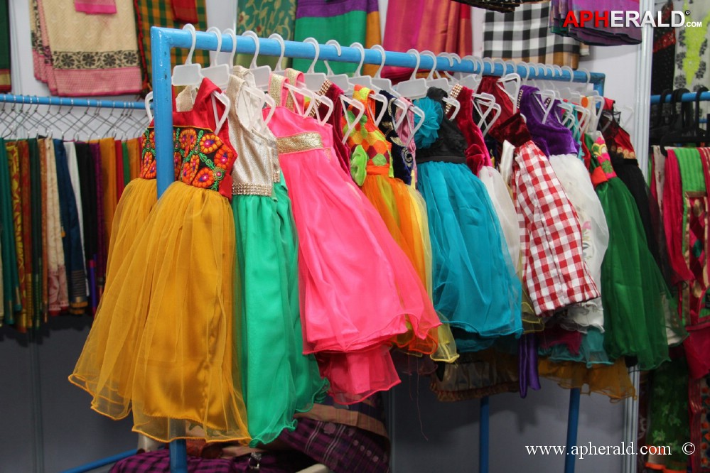 Weaves expo kicked off at kamma sangam