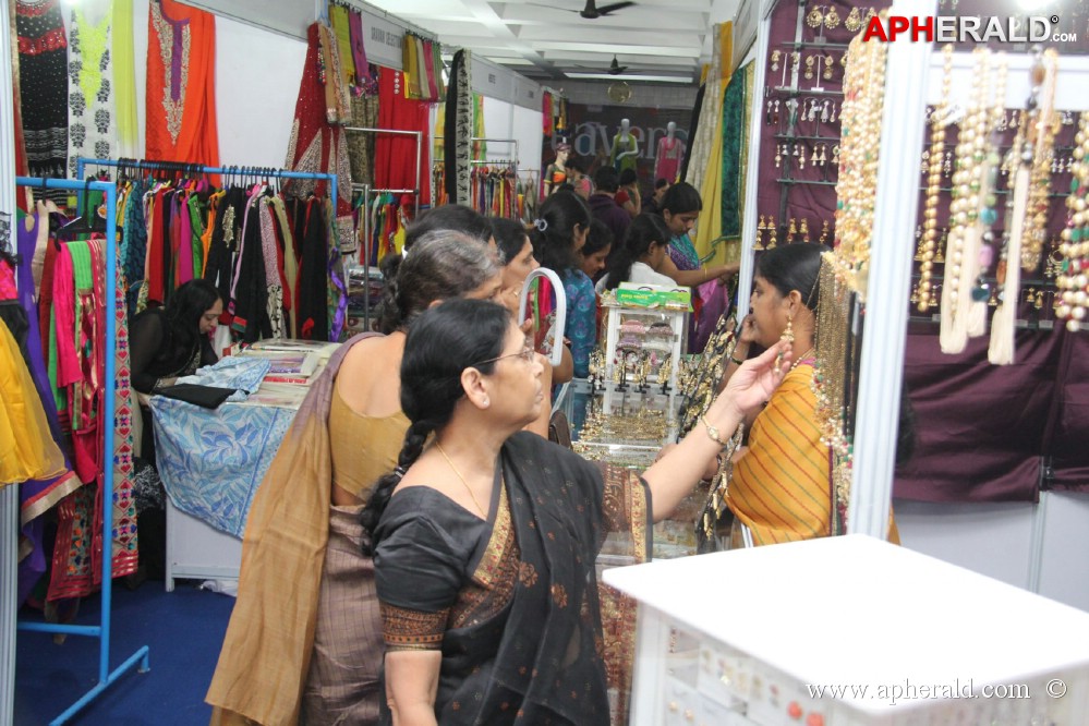 Weaves expo kicked off at kamma sangam