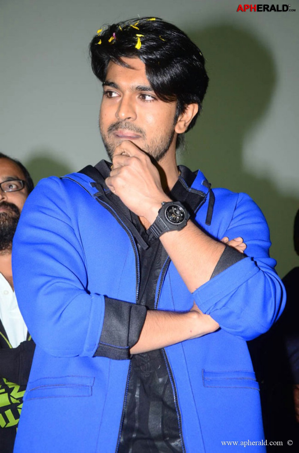Yevadu Movie Trailer Launch