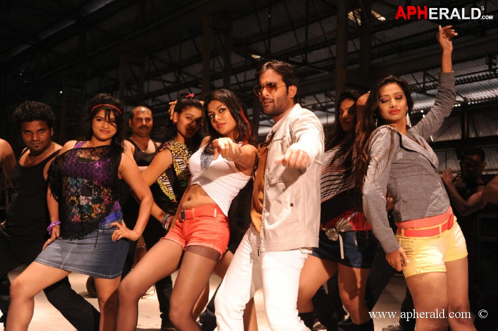 Yuddam On Loacation Pics