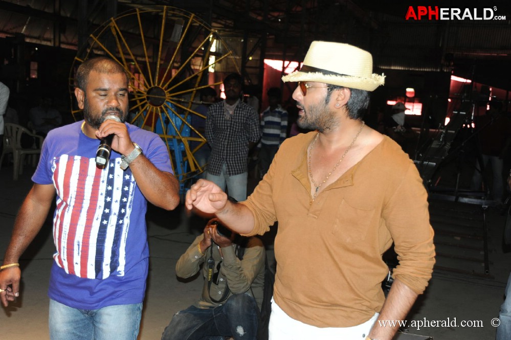 Yuddam On Loacation Pics
