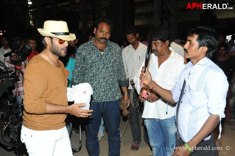 Yuddam On Loacation Pics