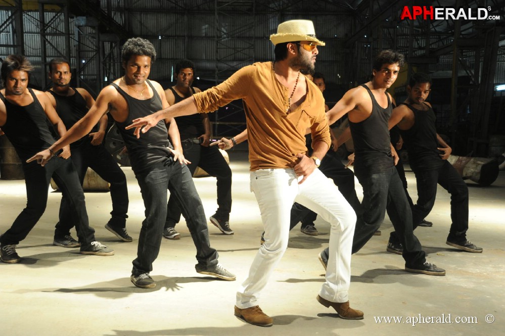 Yuddam On Loacation Pics