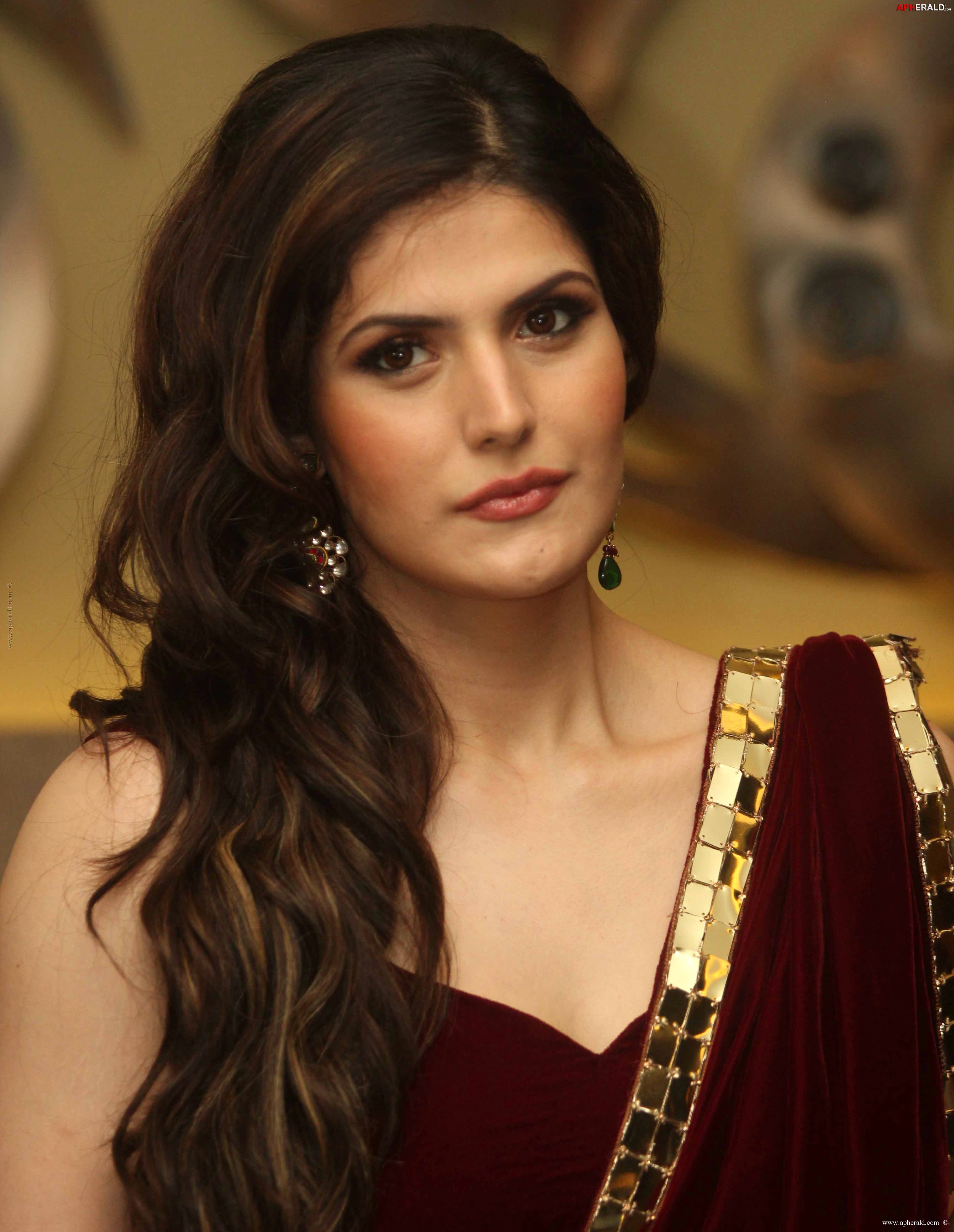 Zarine Khan launches India Wedding Lounge