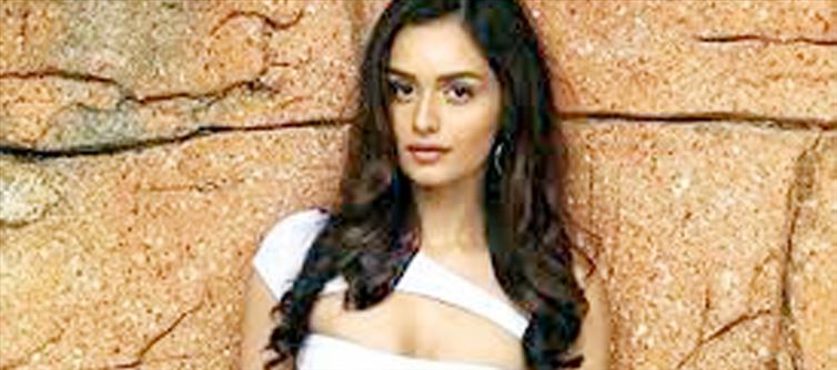 مس ورلڈ مانوشی چھلر نے پرتھوی راج کے پہلے شیڈول کی شوٹنگ مکمل کرلی