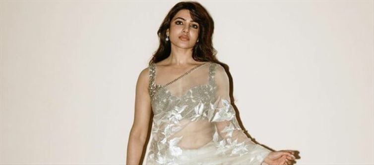 Samantha Sizzling in Transparent Saree exposing - 6 Hot Pics